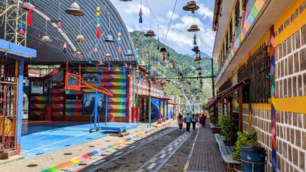 san juan la laguna two travel turtles