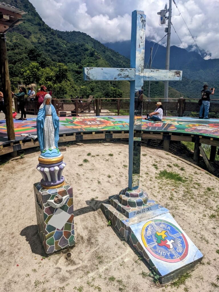 san juan la laguna two travel turtles