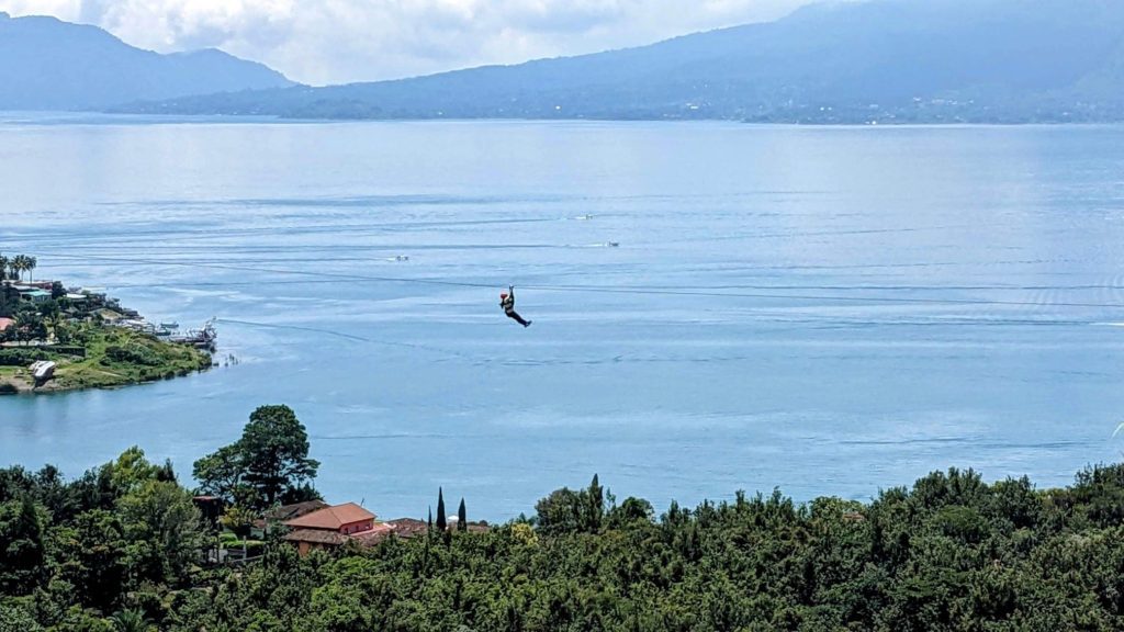 Reserva Natural Atitlán two travel turtles