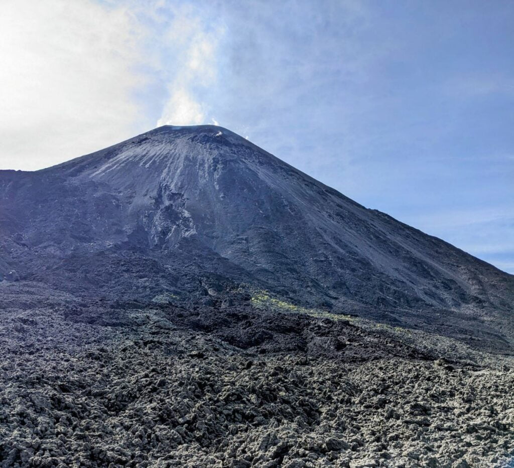 volcan pacaya two travel turtles