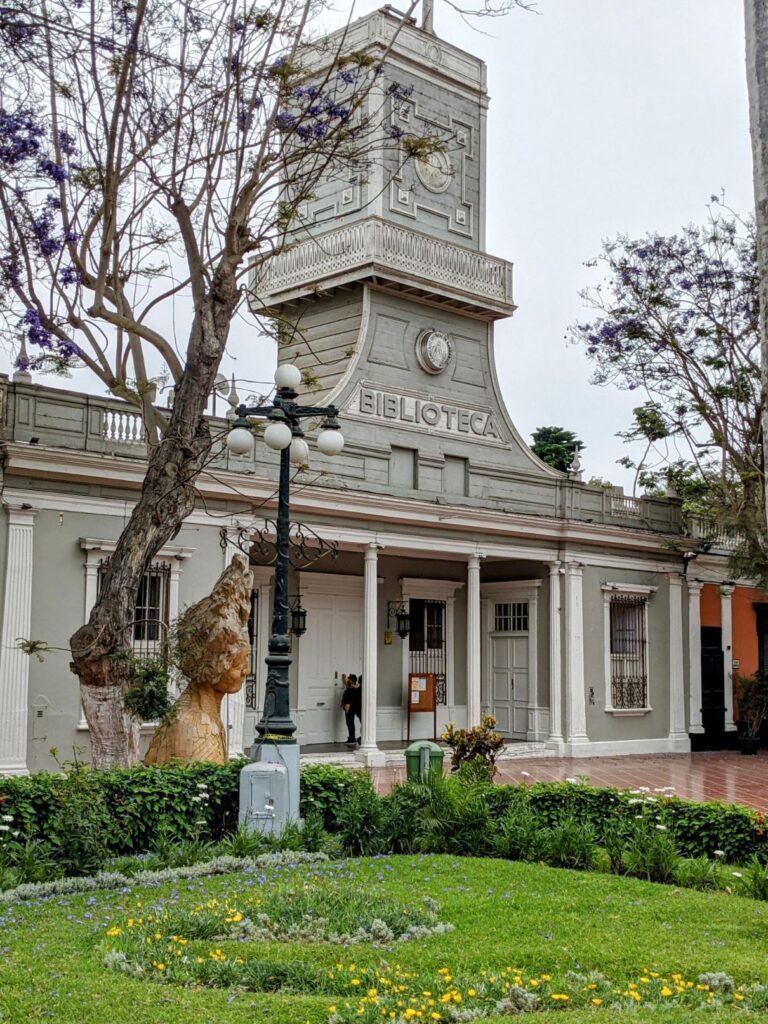 barranco lima two travel turtles