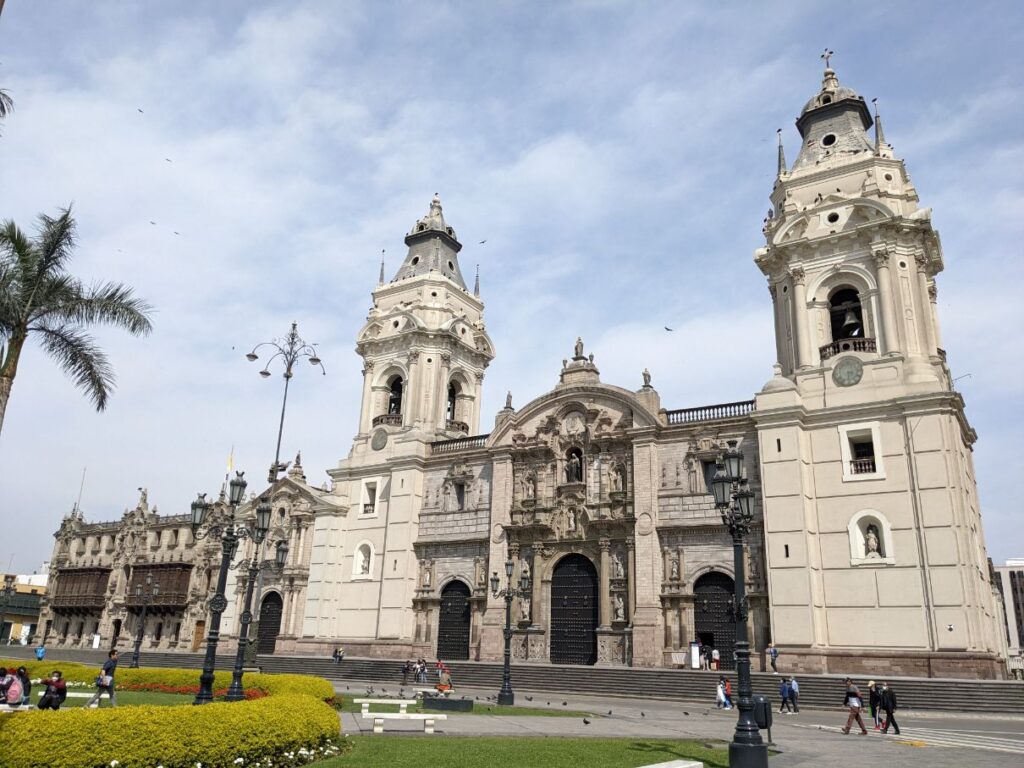 lima peru two travel turtles
