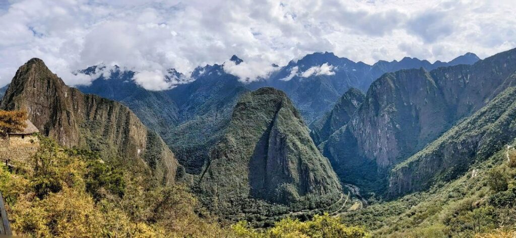 visiting machu picchu two travel turtles