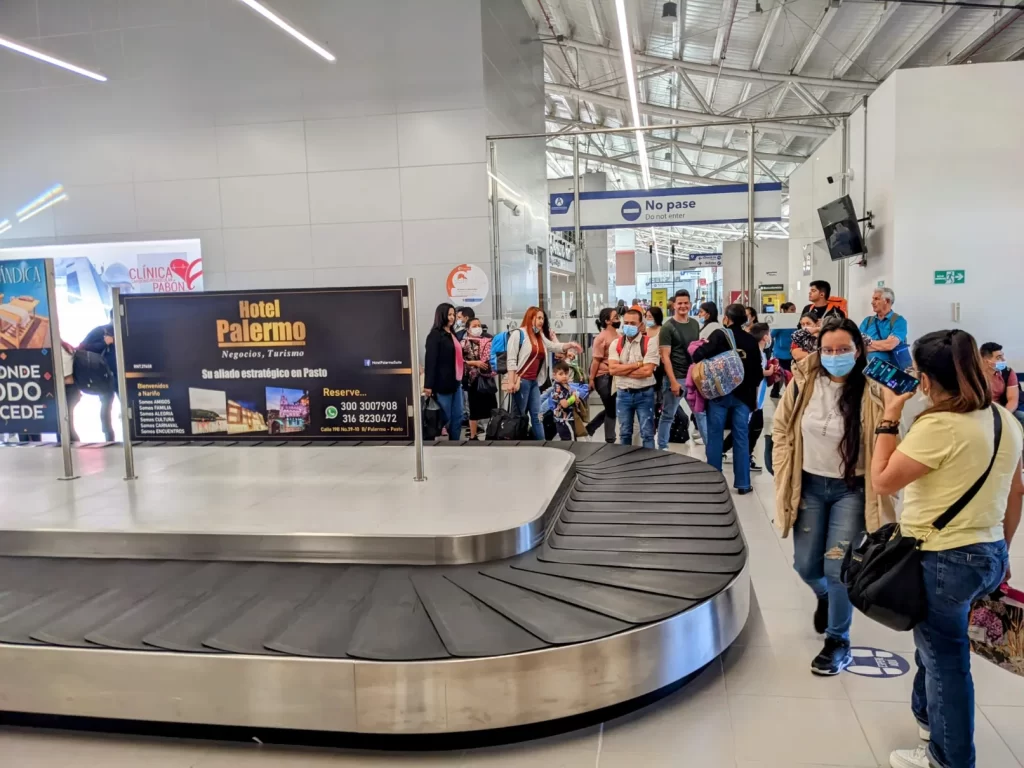 crossing the colombia-ecuador border
