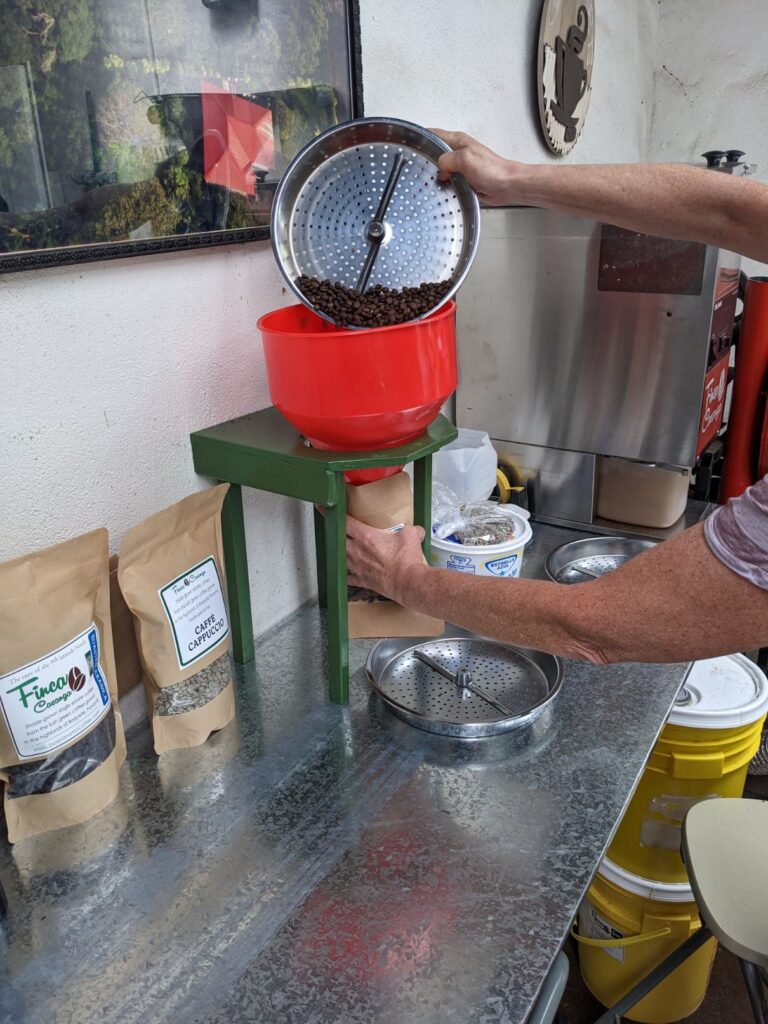 finca casanga coffee two travel turtles