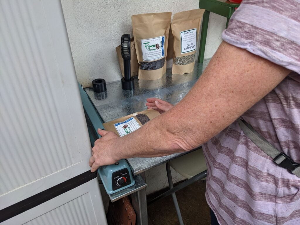 finca casanga coffee two travel turtles