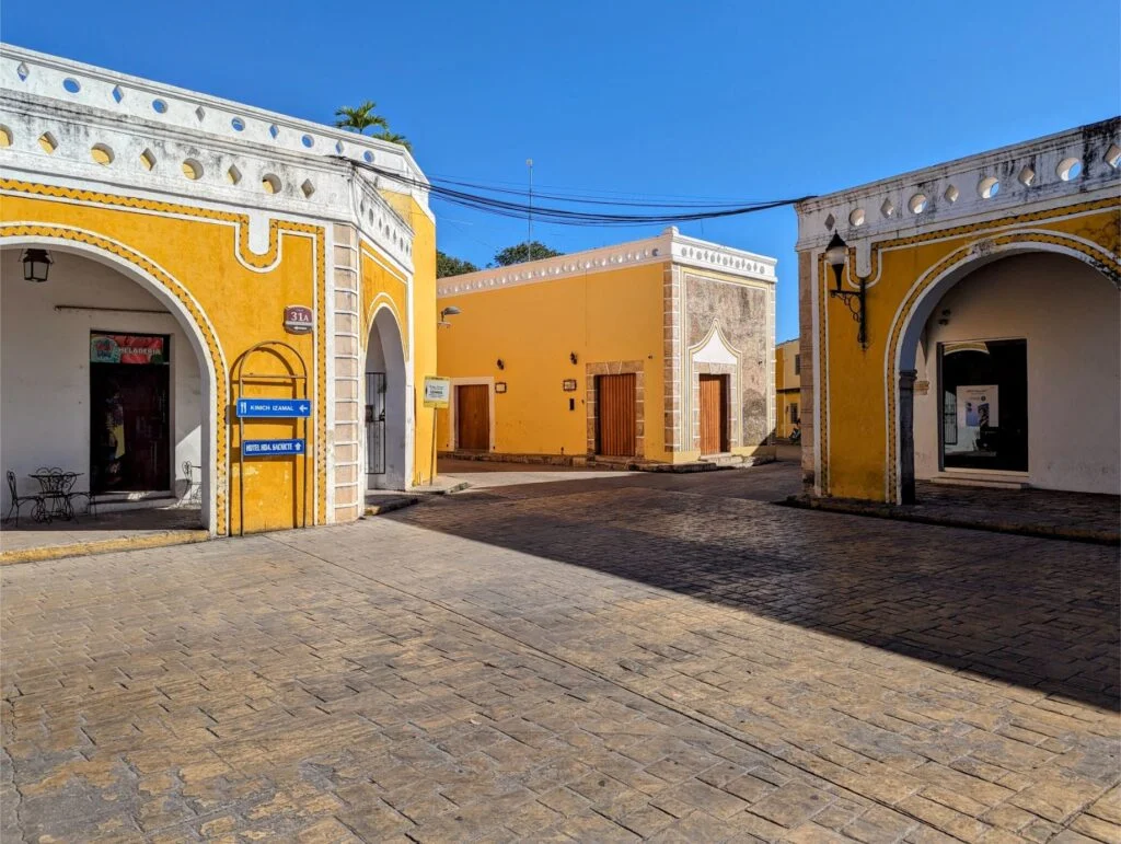 izamal two travel turtles