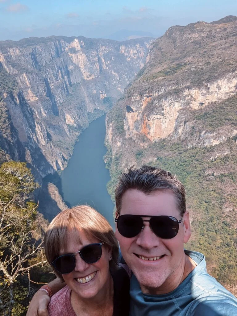 sumidero canyon national park two travel turtles