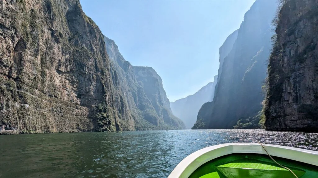 sumidero canyon national park two travel turtles
