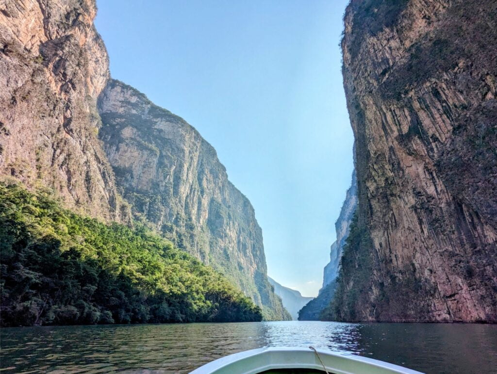 sumidero canyon national park two travel turtles
