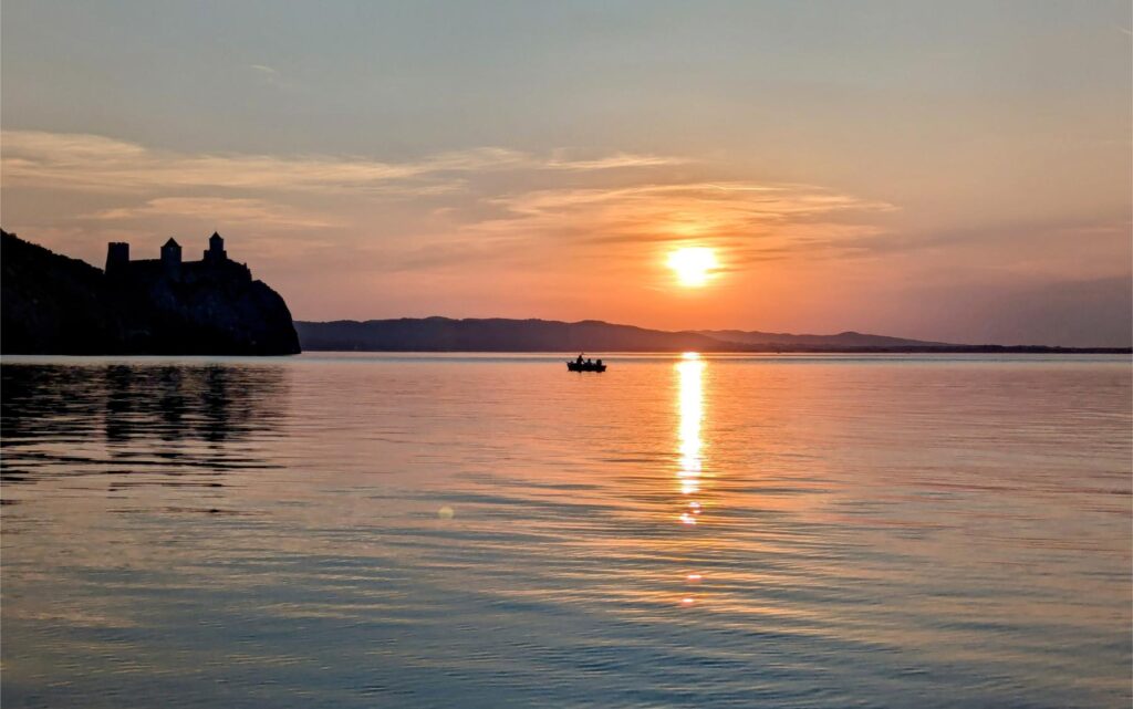 golubac fortress two travel turtles