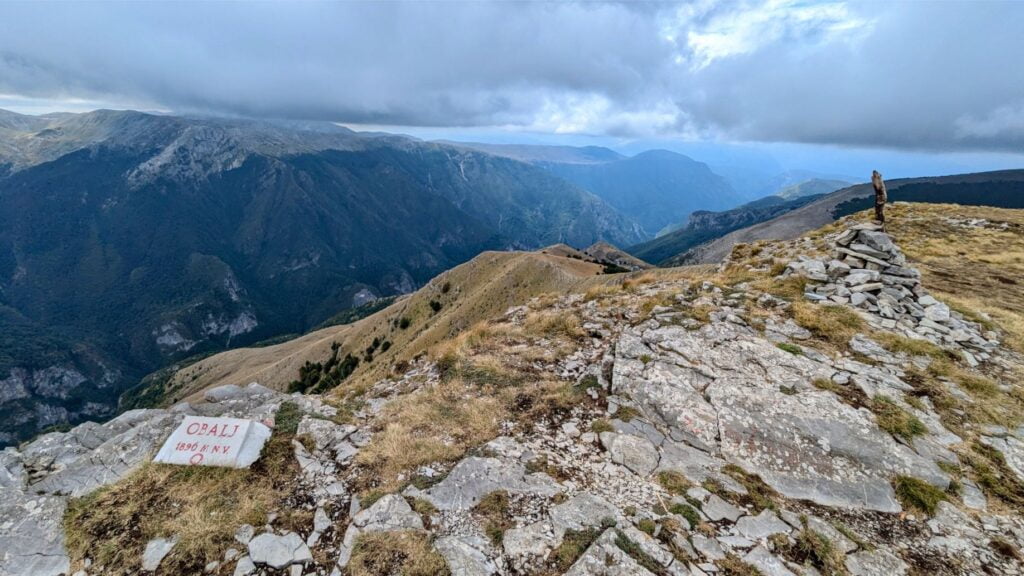 umoljani lukomir trail two travel turtles