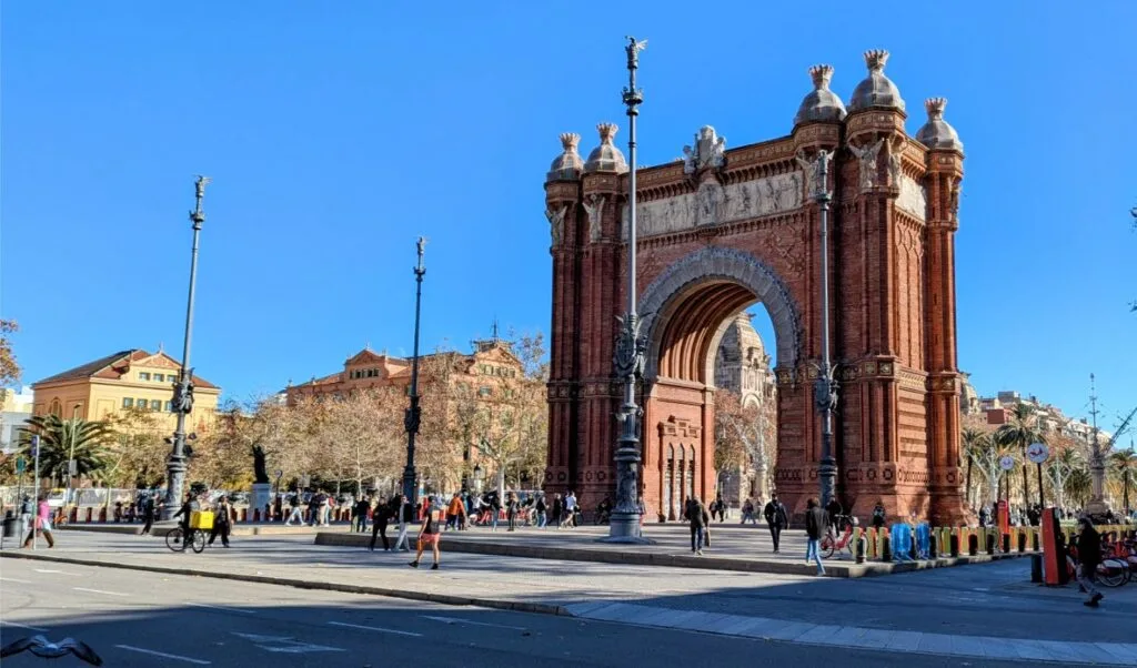 two travel turtles in barcelona
